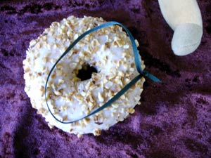 Donut mit Kreis, der das Loch umschließt.